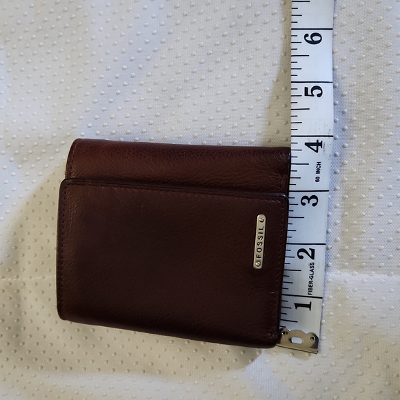 FOSSIL LEATHER WALLET - Picture 7 of 7